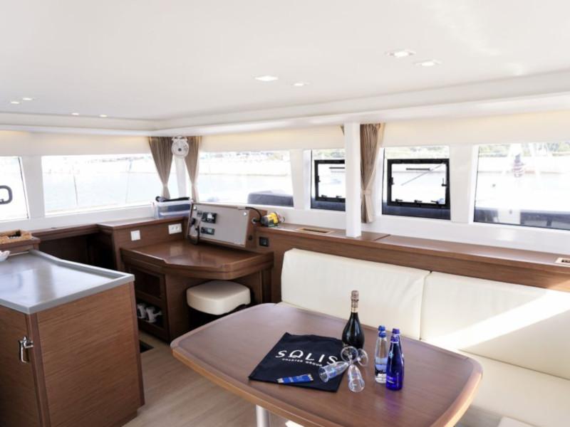 Book yachts online - catamaran - Lagoon 450 Sport - Salty Love - rent