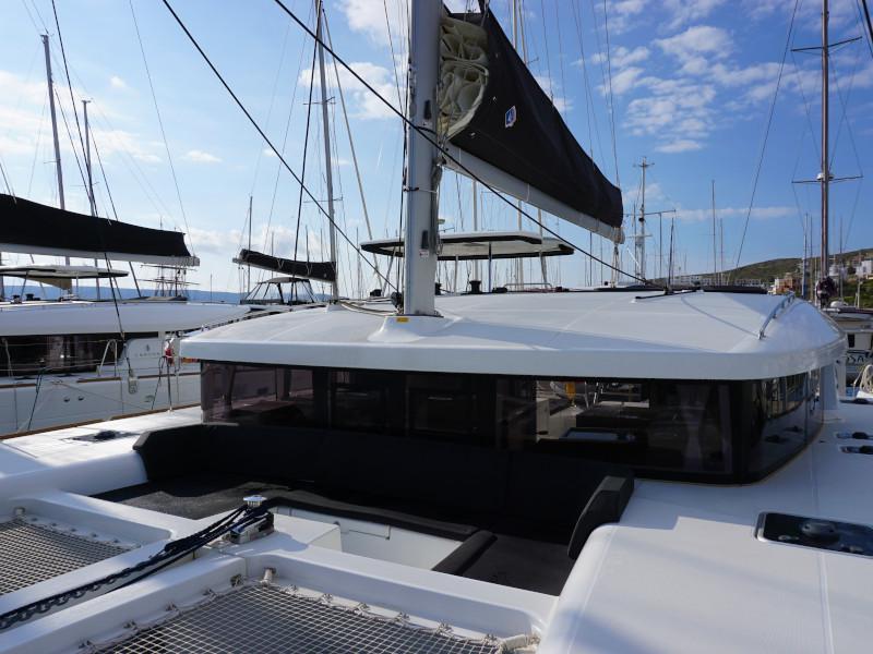 Book yachts online - catamaran - Lagoon 450 Sport - Saga - rent