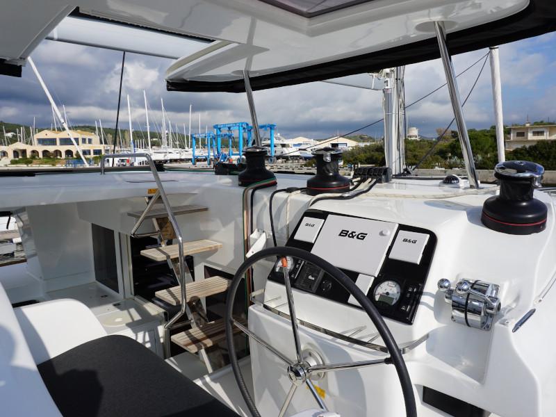 Book yachts online - catamaran - Lagoon 450 Sport - Saga - rent