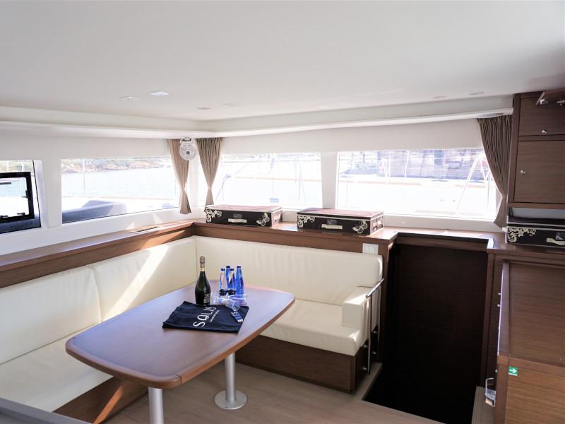 Book yachts online - catamaran - Lagoon 450 Sport - Saga - rent
