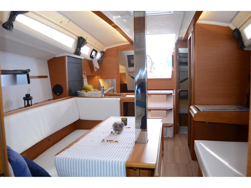 Book yachts online - sailboat - Sun Odyssey 349 - Višnjica - rent