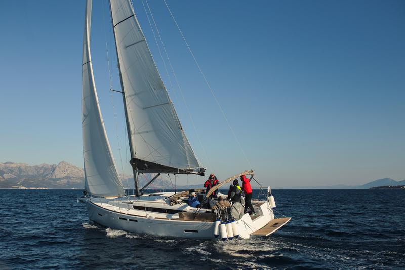 Book yachts online - sailboat - Sun Odyssey 419 - Luka Ploče - rent