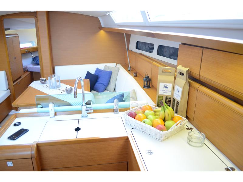 Book yachts online - sailboat - Sun Odyssey 419 - Luka Ploče - rent