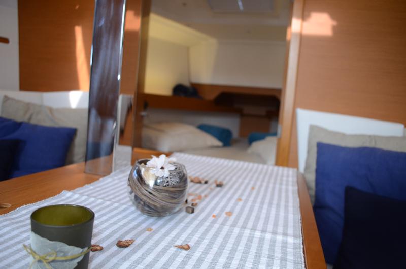 Book yachts online - sailboat - Sun Odyssey 349 - Porto Tolero - rent