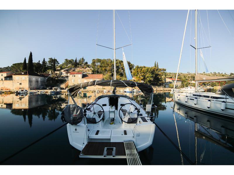 Book yachts online - sailboat - Sun Odyssey 349 - Porto Tolero - rent