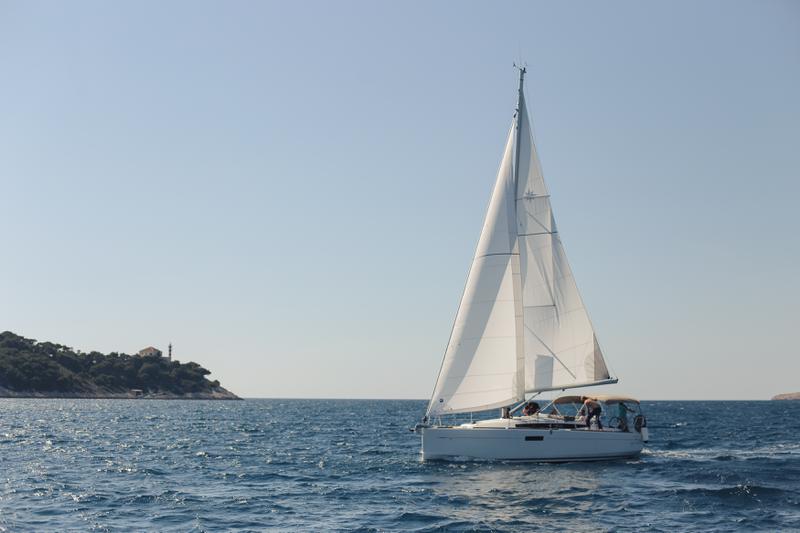 Book yachts online - sailboat - Sun Odyssey 349 - Porto Tolero - rent
