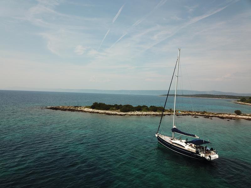 Book yachts online - sailboat - Elan Impression 514 - Cesarica III - rent