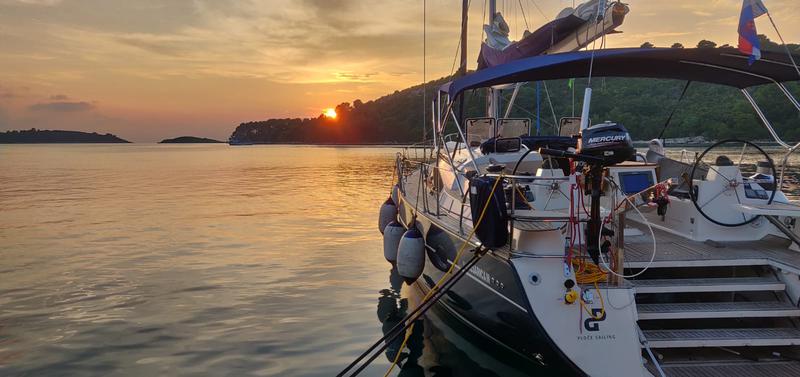 Book yachts online - sailboat - Elan Impression 514 - Cesarica III - rent