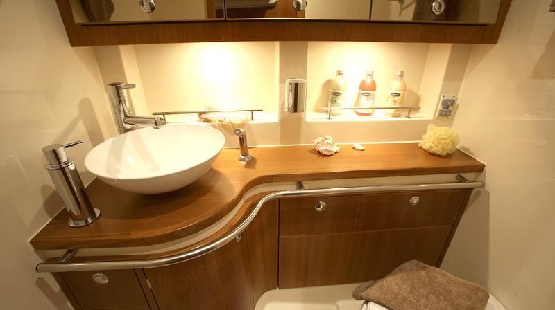 Book yachts online - sailboat - Elan Impression 514 - Cesarica III - rent