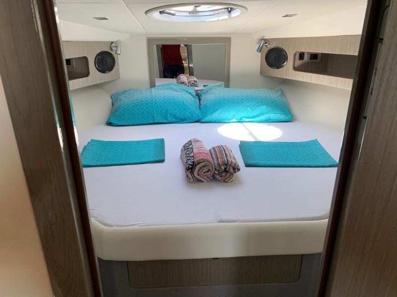 Book yachts online - motorboat - Mirakul 40 HT - Veronique - rent