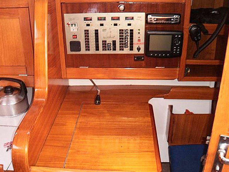 Book yachts online - sailboat - Elan 431 - DRACO - rent