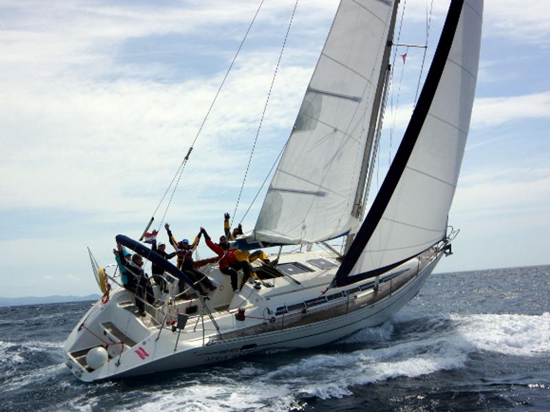 Book yachts online - sailboat - Elan 431 - DRACO - rent