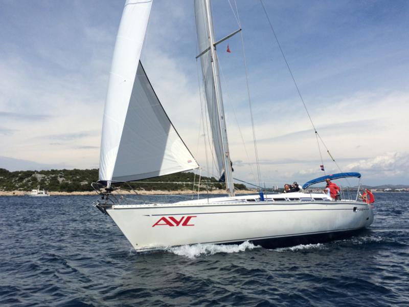 Book yachts online - sailboat - Elan 431 - DRACO - rent