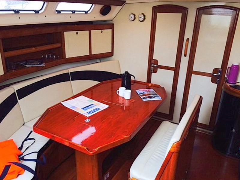 Book yachts online - sailboat - Elan 431 - SCORPIO - rent