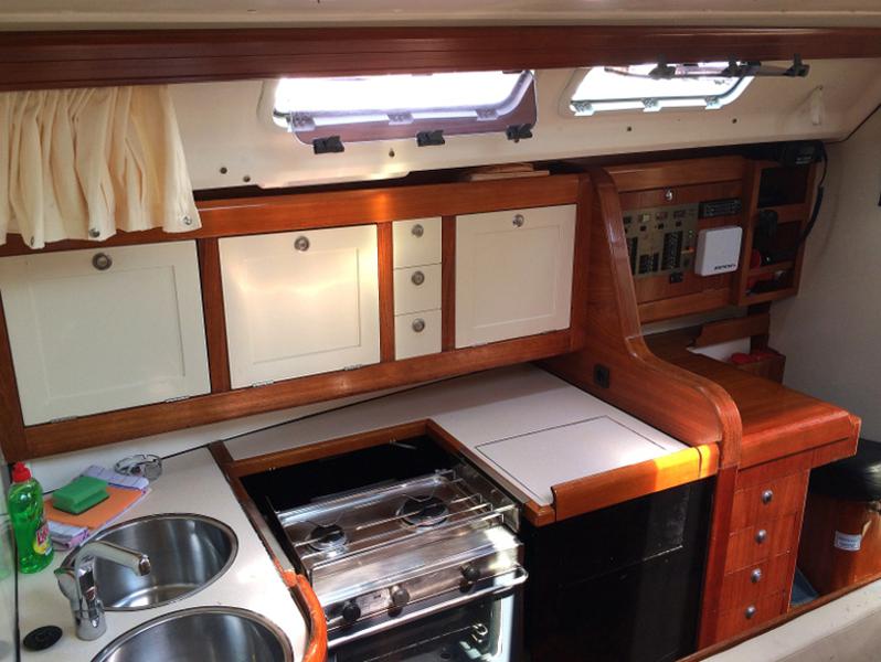 Book yachts online - sailboat - Elan 431 - SCORPIO - rent
