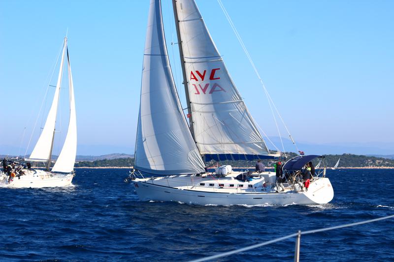 Book yachts online - sailboat - First 47.7 - FIRST CLASS II - rent