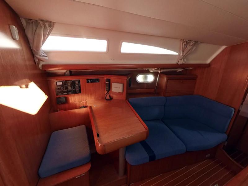 Book yachts online - sailboat - Sun Odyssey 37 - SIPICA - rent