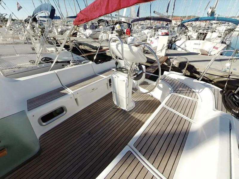 Book yachts online - sailboat - Sun Odyssey 37 - SIPICA - rent