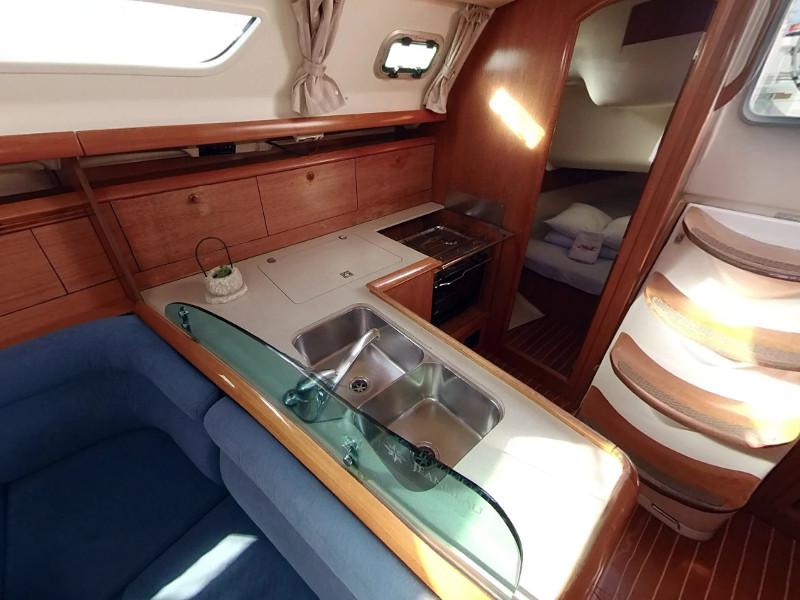 Book yachts online - sailboat - Sun Odyssey 37 - SIPICA - rent