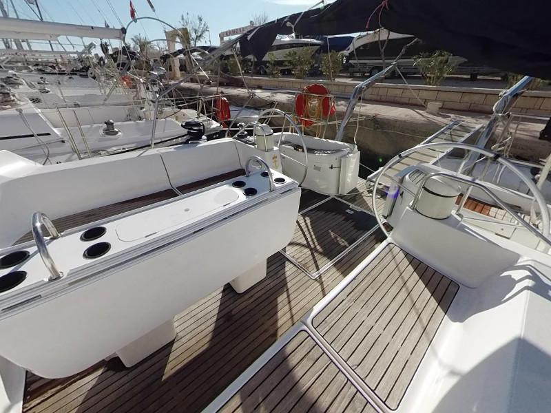 Book yachts online - sailboat - Sun Odyssey 52.2 - JULIANNA - rent