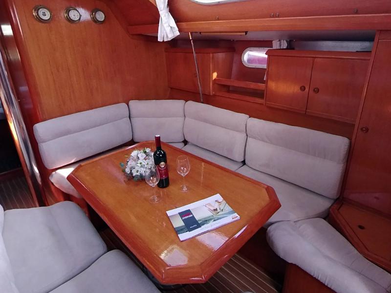 Book yachts online - sailboat - Sun Odyssey 42.2 - VERA I - rent