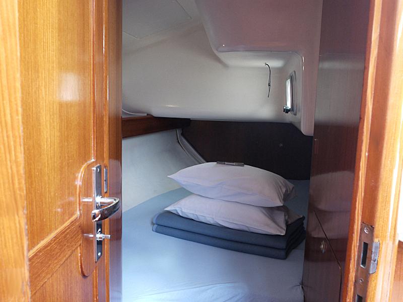 Book yachts online - sailboat - Elan 431 - SAGITARIUS - rent