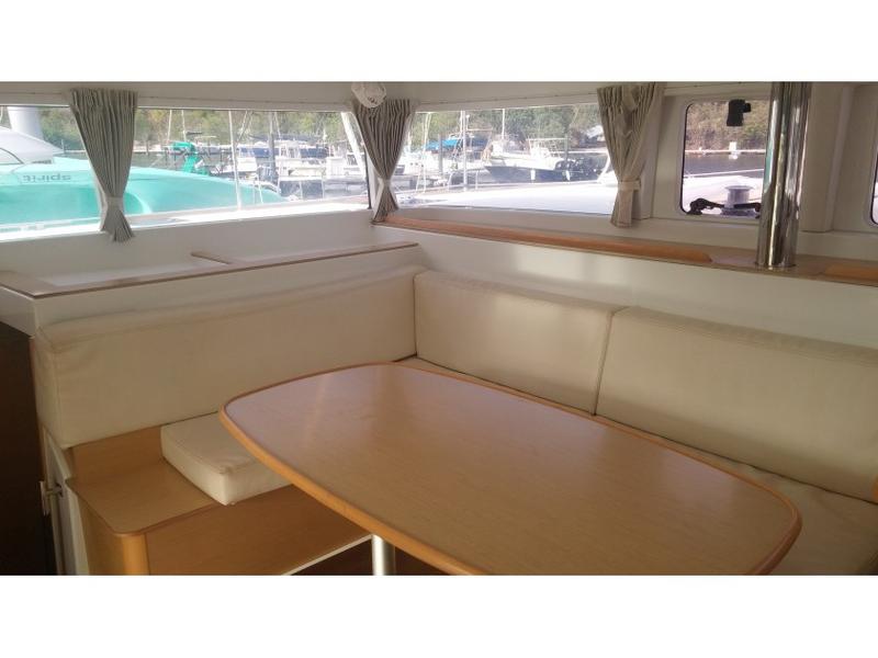 Book yachts online - catamaran - Lagoon 400 - Gisela - rent