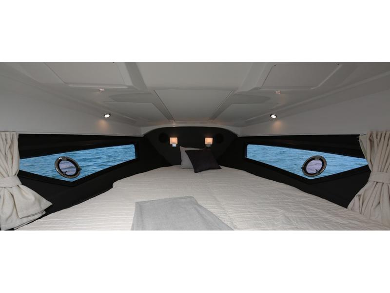 Book yachts online - motorboat - Grandezza 25S - SANDRA - rent