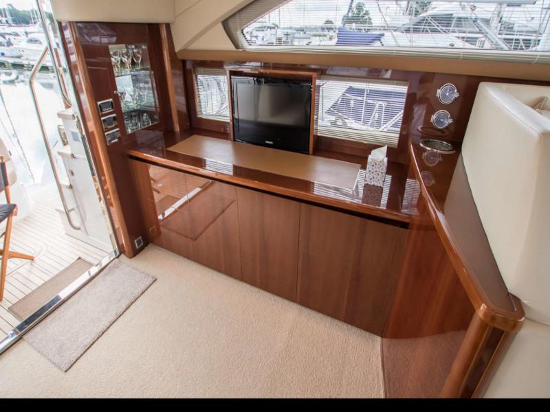 Book yachts online - motorboat - Princess 54 Fly - Esmeralda - rent