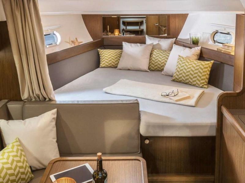 Book yachts online - motorboat - Bavaria S32 Open - MONICO - rent