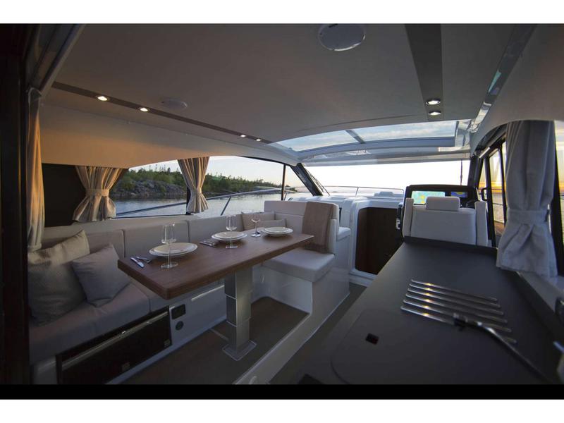 Book yachts online - motorboat - Grandezza 37 CA - KRISTINA - rent