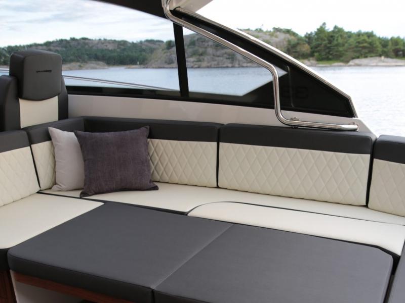 Book yachts online - motorboat - Grandezza 34 OC - BASILEIA - rent