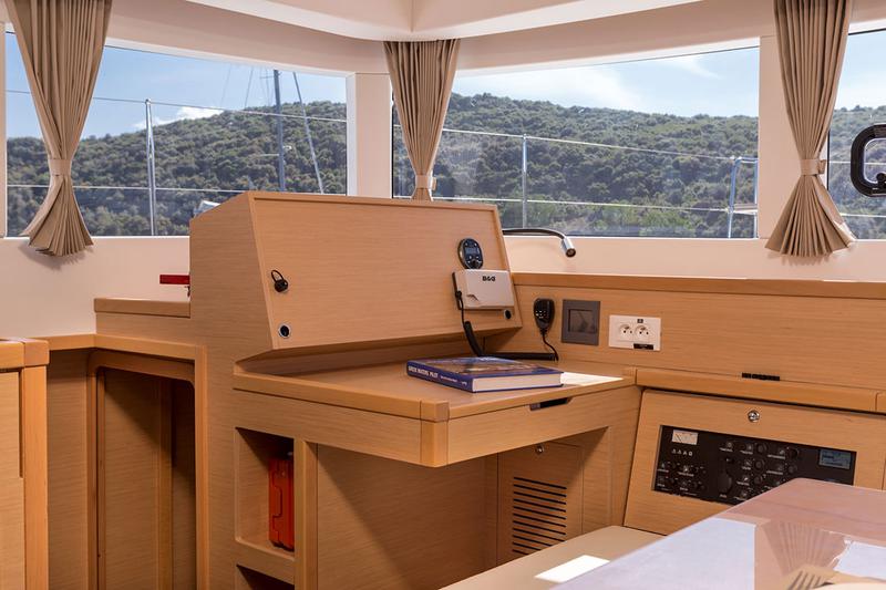 Book yachts online - catamaran - Lagoon 39 - Olympia - rent