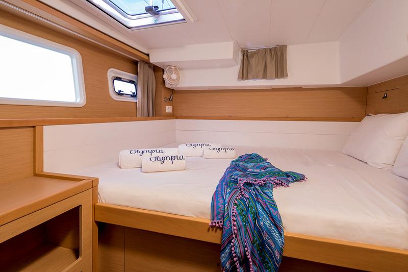 Book yachts online - catamaran - Lagoon 39 - Olympia - rent