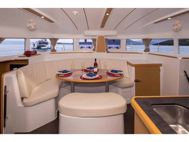 Book yachts online - catamaran - Lagoon 380 - Stardust - rent