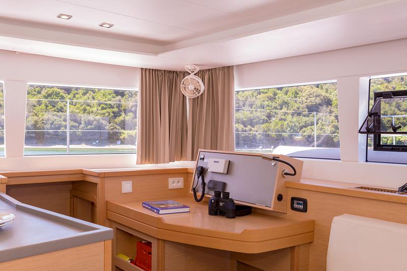 Book yachts online - catamaran - Lagoon 450 F - Gin Tonic - rent