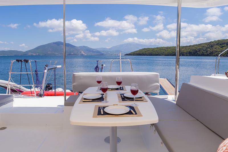 Book yachts online - catamaran - Lagoon 450 F - Gin Tonic - rent