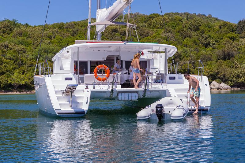 Book yachts online - catamaran - Lagoon 450 F - Gin Tonic - rent