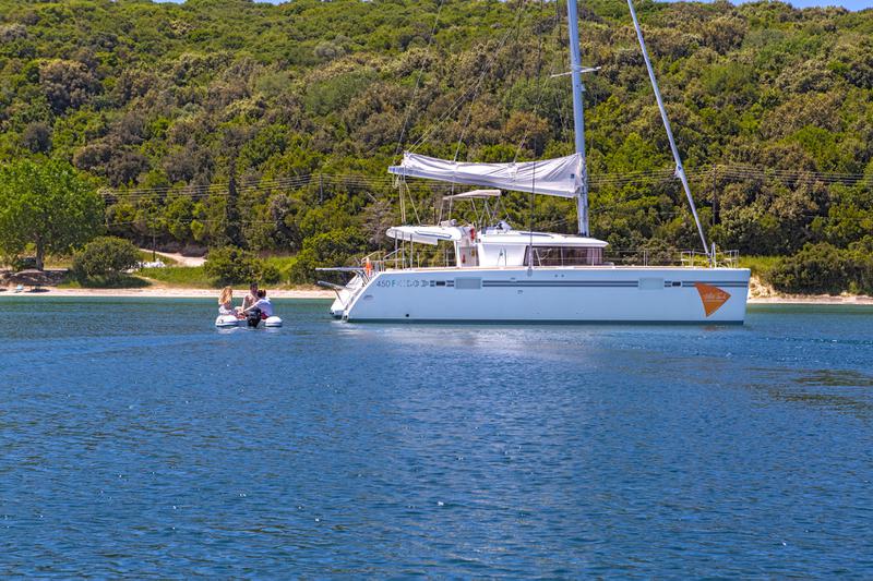 Book yachts online - catamaran - Lagoon 450 F - Gin Tonic - rent
