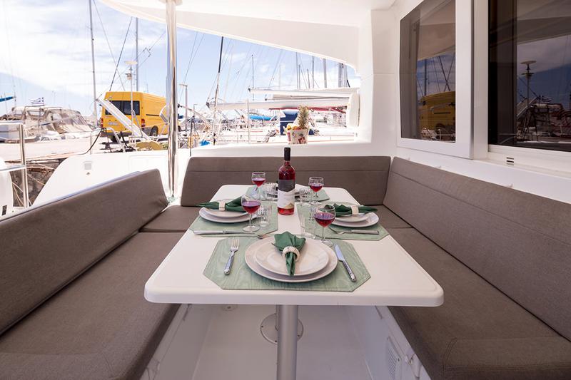 Book yachts online - catamaran - Lagoon 39 - Silverstar I - rent