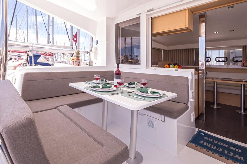Book yachts online - catamaran - Lagoon 39 - Silverstar I - rent