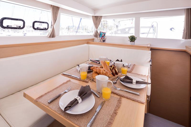 Book yachts online - catamaran - Lagoon 39 - Silverstar I - rent