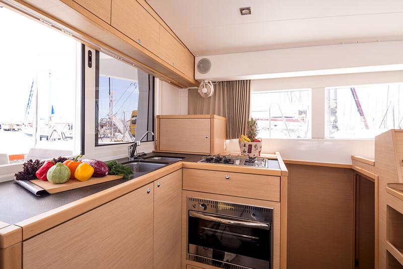 Book yachts online - catamaran - Lagoon 39 - Silverstar I - rent