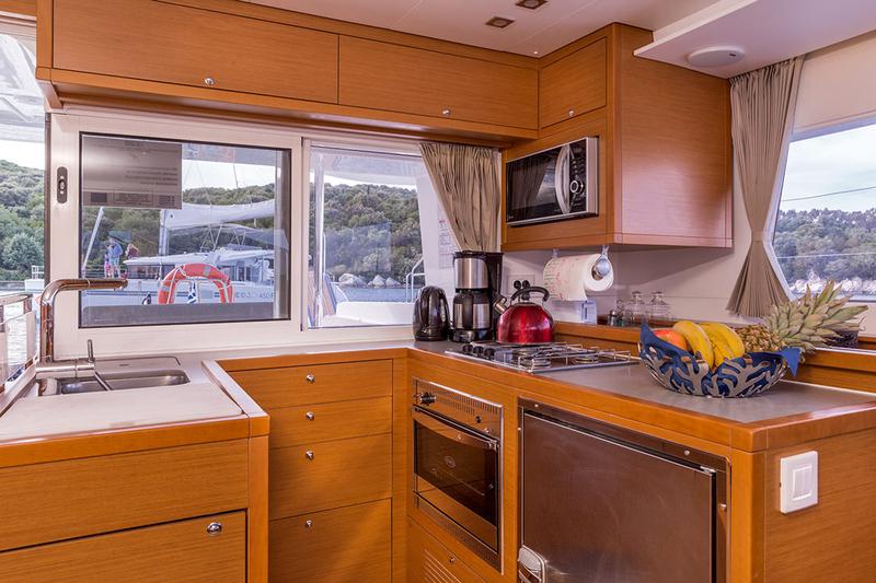 Book yachts online - catamaran - Lagoon 450 - Siddhartha | A/C generator watermaker - rent