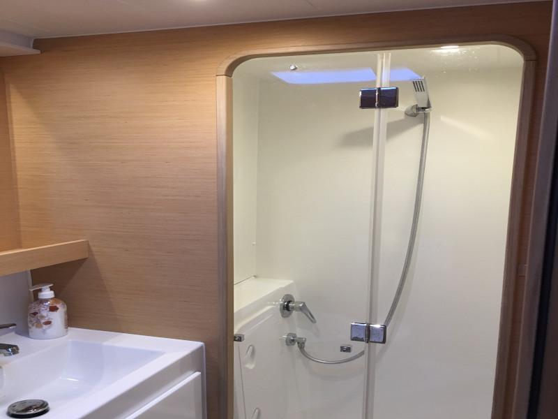 Book yachts online - catamaran - Lagoon 42 - Aero - rent