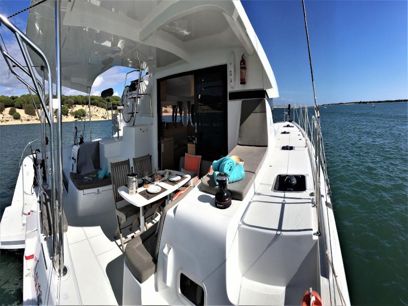 Book yachts online - catamaran - Lagoon 42 - Aero - rent