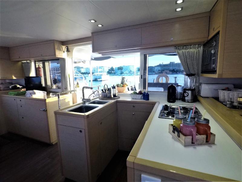 Book yachts online - catamaran - Lagoon 450 - Allegra - rent