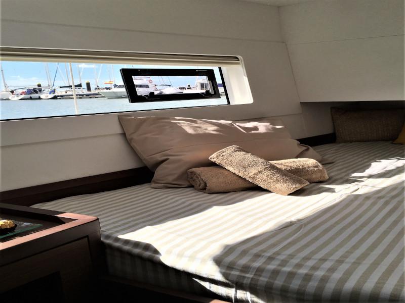 Book yachts online - catamaran - Lagoon 40 - Cat 40 - rent