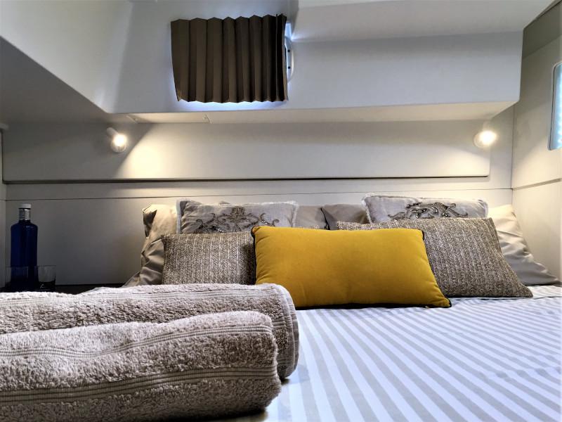 Book yachts online - catamaran - Lagoon 40 - Cat 40 - rent