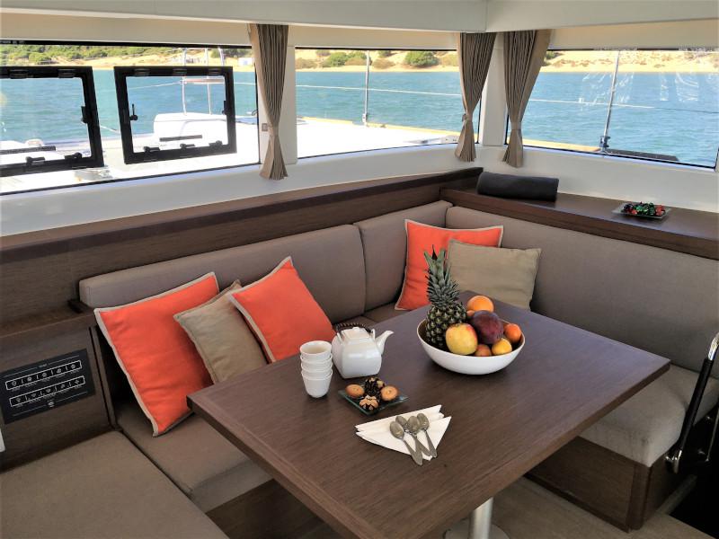 Book yachts online - catamaran - Lagoon 40 - Cat 40 - rent